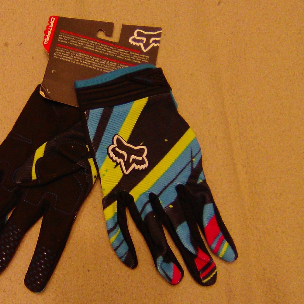 Cycling gloves